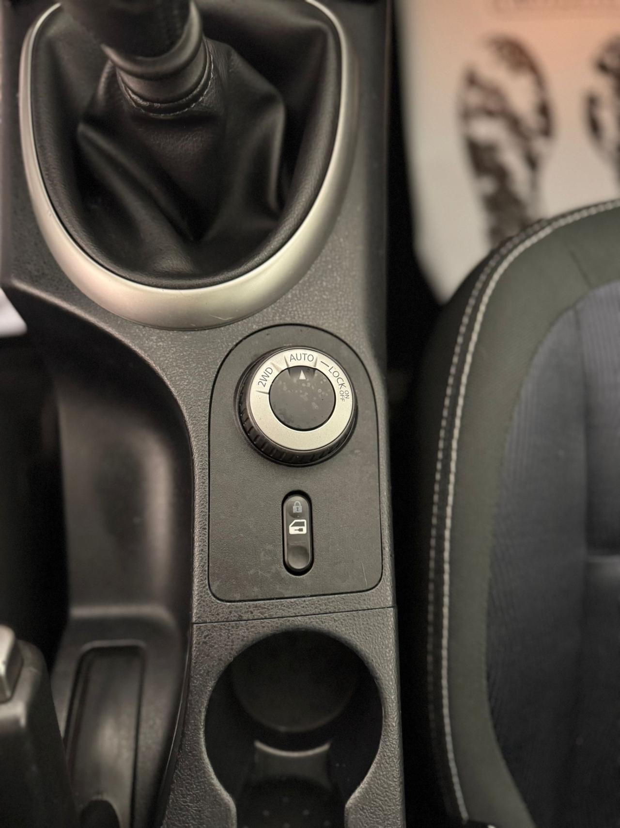 Nissan Qashqai 2.0 dCi DPF Tekna * 4X4* TETTO PANORAMICO*