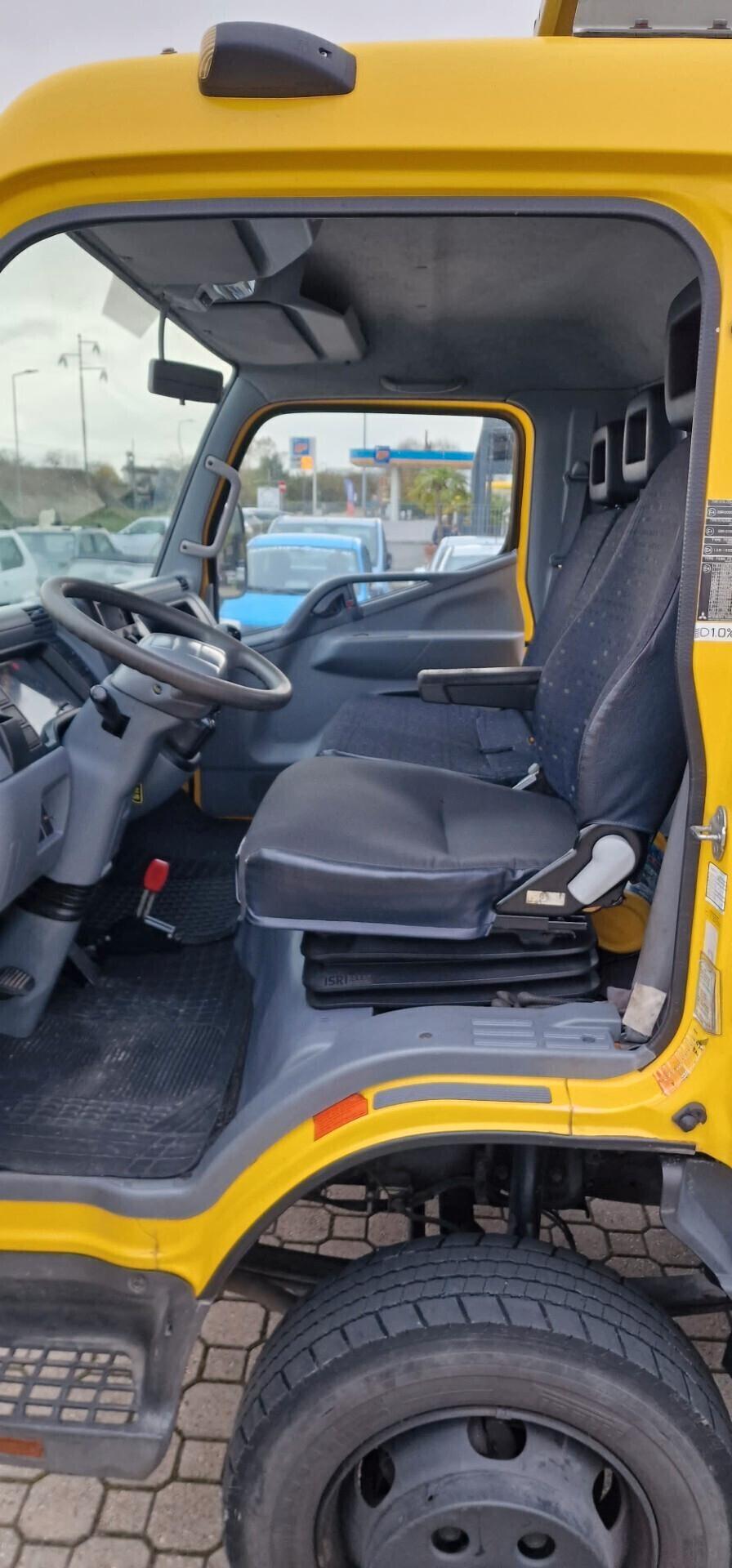Mitsubishi Canter 7C18 allestito Omars