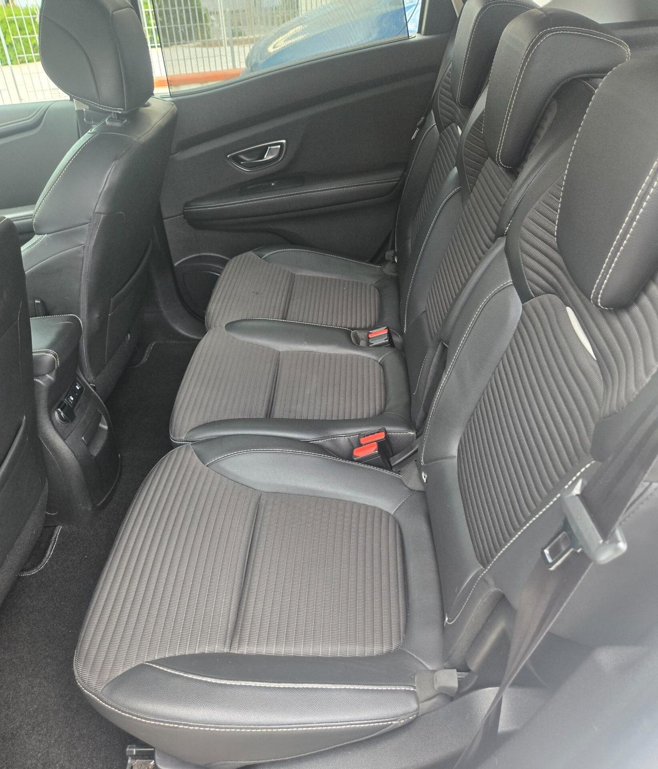 Renault Scenic Scénic TCe 160 CV EDC Initiale Paris