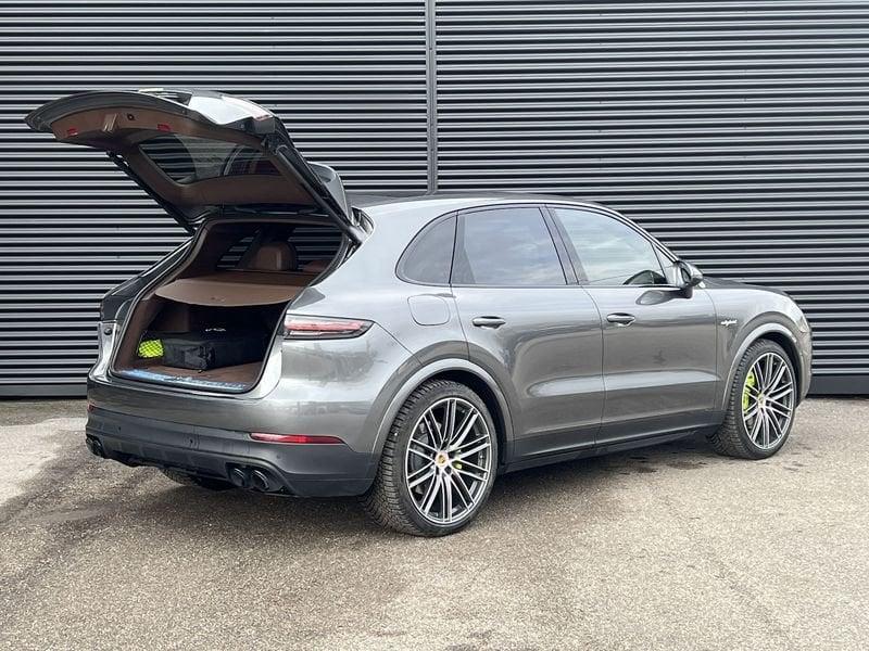 Porsche Cayenne 3.0 V6 E-Hybrid 462 CV