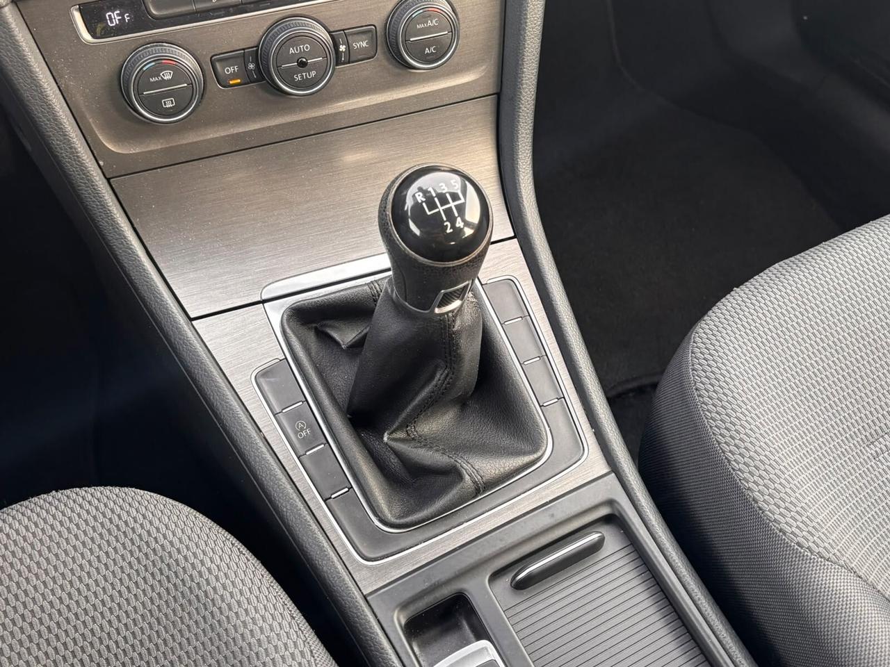 Volkswagen Golf - 2013