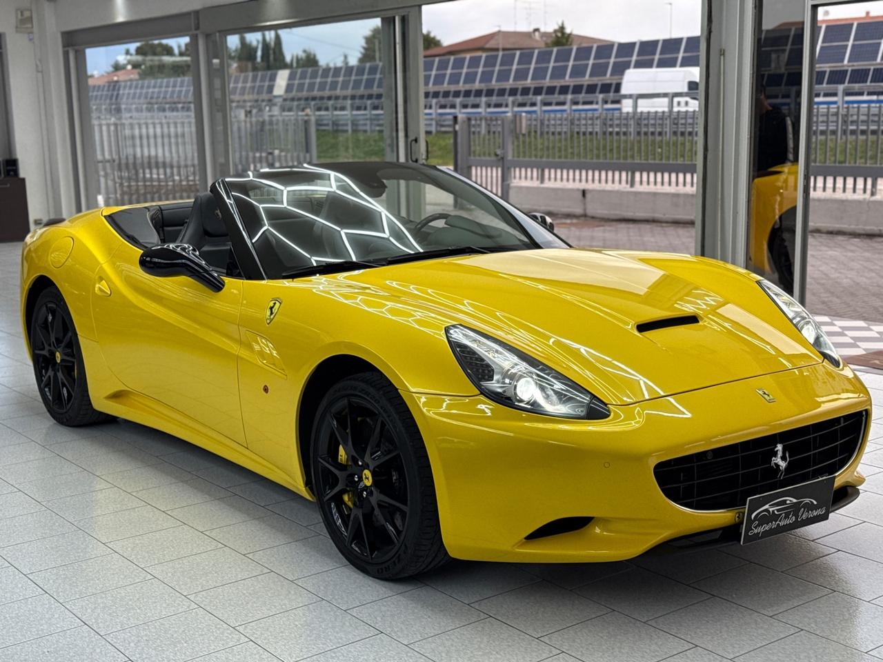 GIALLOTRIPLOSTRATO Ferrari California DCT