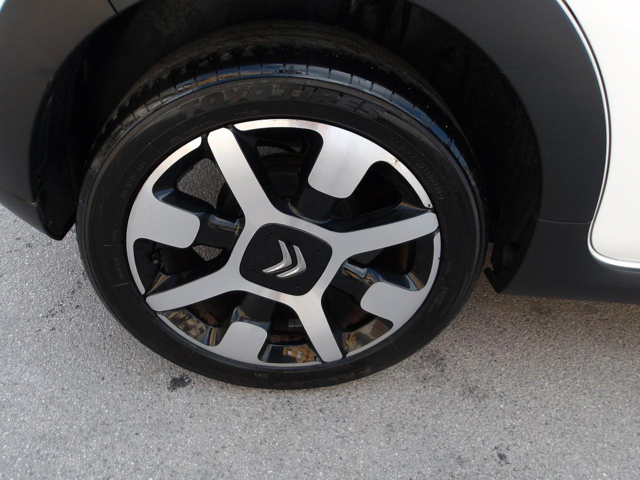 Citroen C3 1.2 puretech Shine 82cv