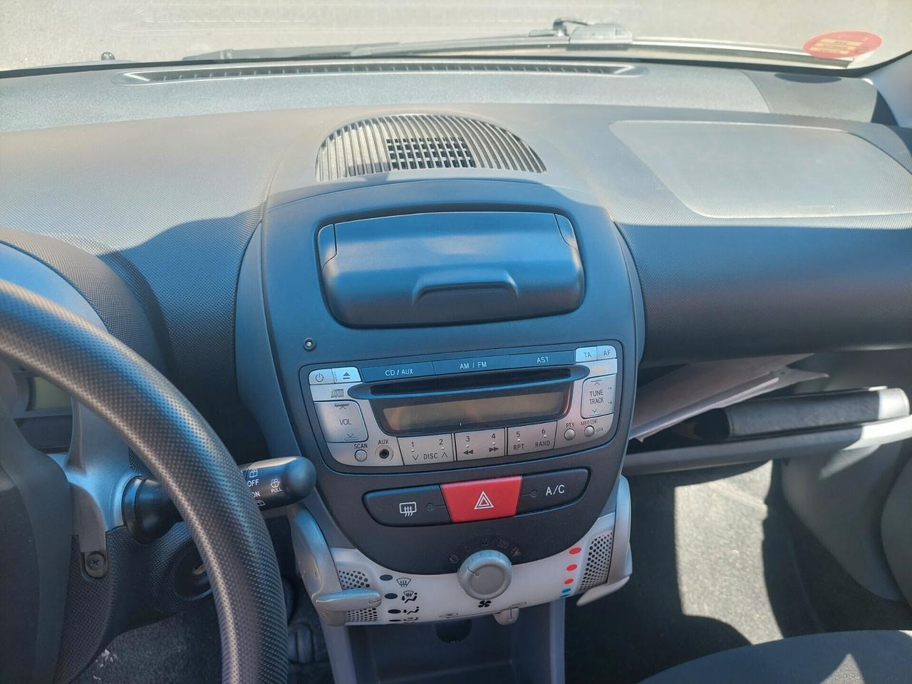 Toyota Aygo 1.0 12V VVT-i 5 porte Now Connect