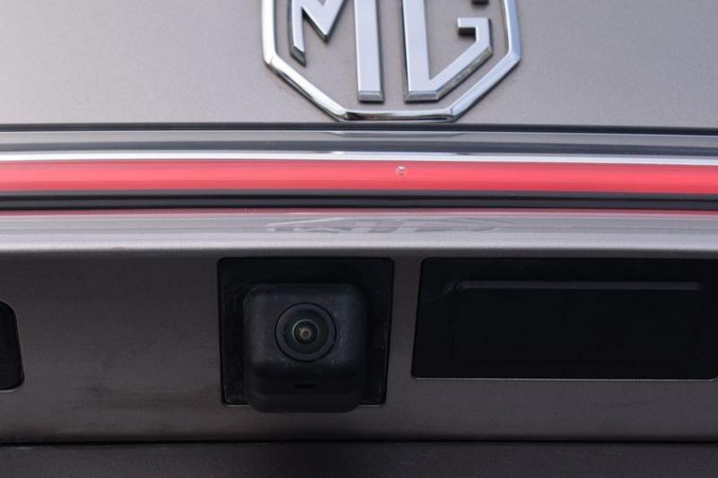MG HS 1.5 T Luxury AT