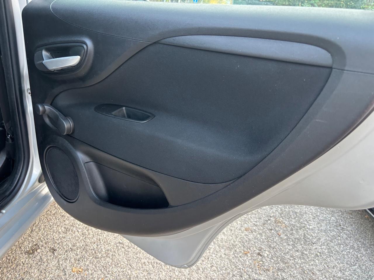 Fiat Punto 1.2 8V 5 porte Street OK NEOPATENTATI