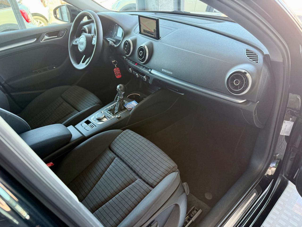 Audi A3 SPB 1.6 TDI S tronic Sport