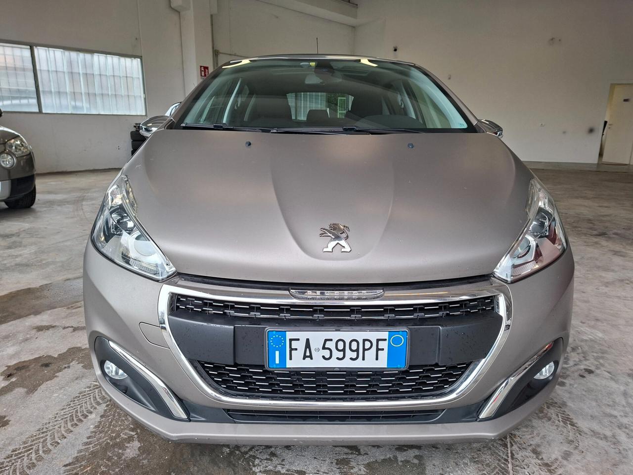 Peugeot 208 PureTech 82 5 porte Allure