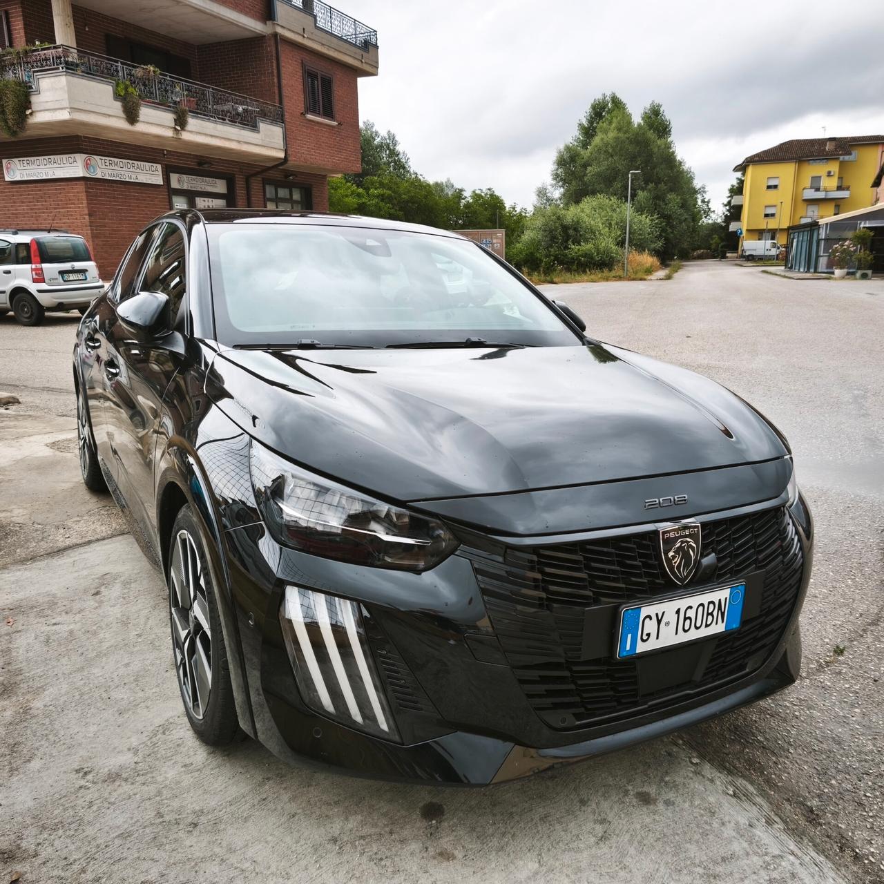 Peugeot 208 Hybrid 136 e-DCS6 GT