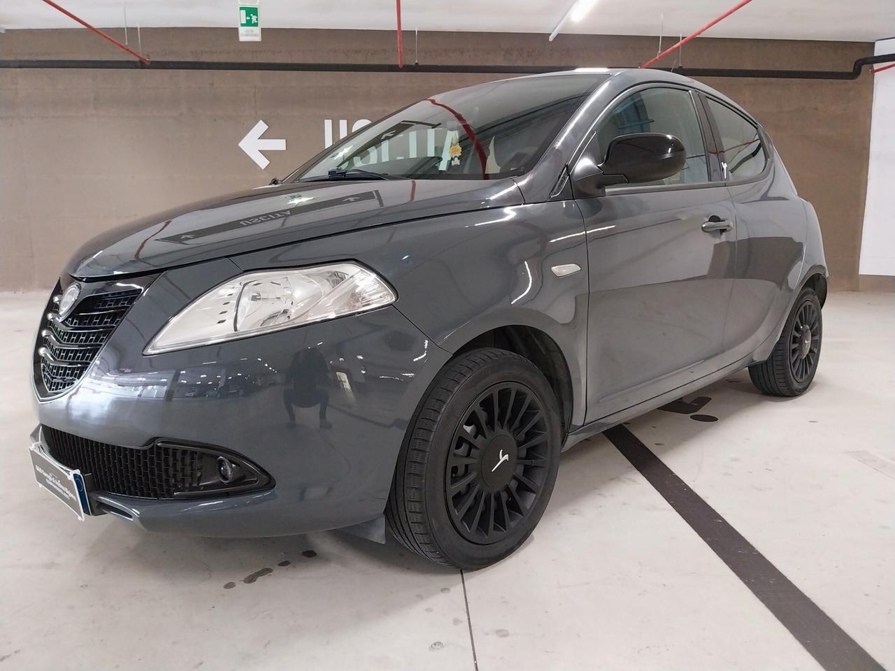 Lancia Ypsilon 1.2 69 CV 5 porte GPL Ecochic S Momodesign