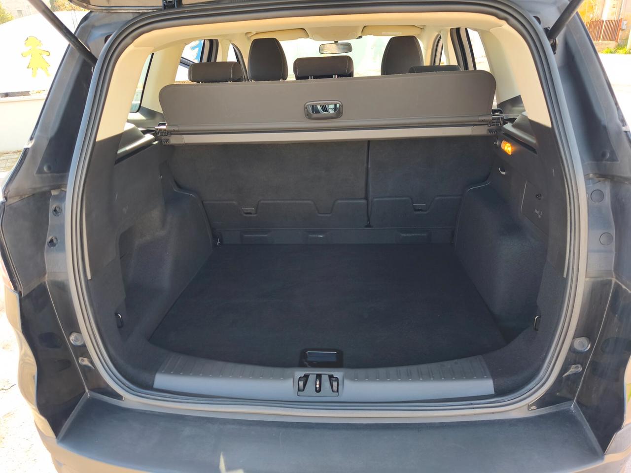 Ford Kuga 1.5 TDCI 120 CV S&S 2WD Titanium