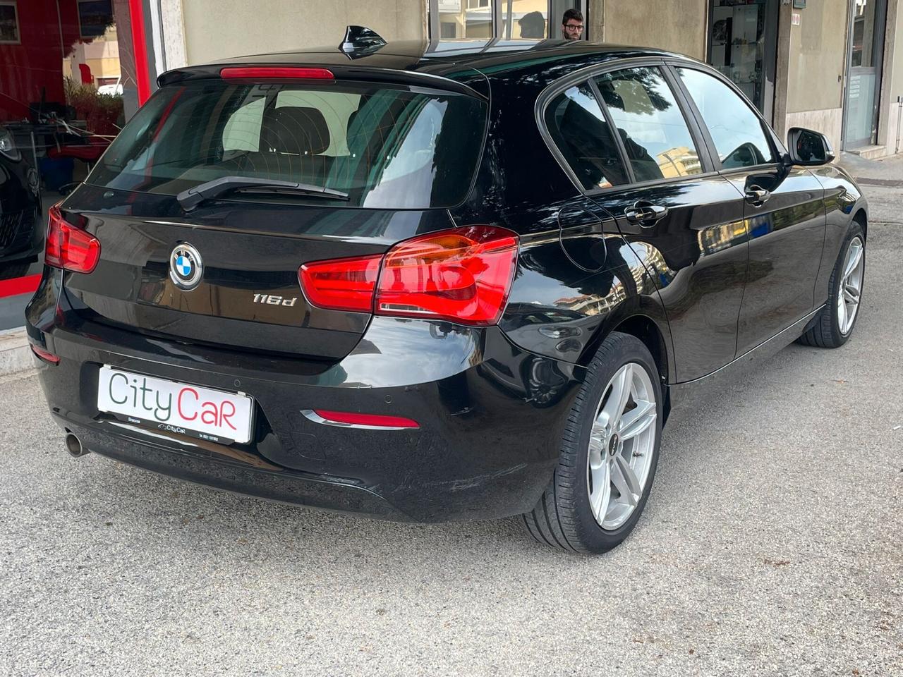 Bmw 116 116d 5p. Urban