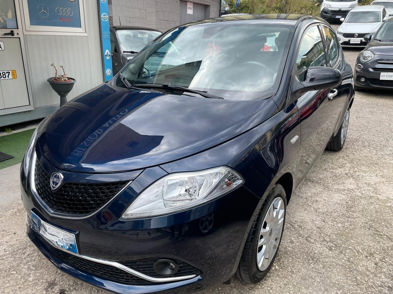 Lancia Ypsilon 1.2 69 CV 5 porte GPL Ecochic Silver