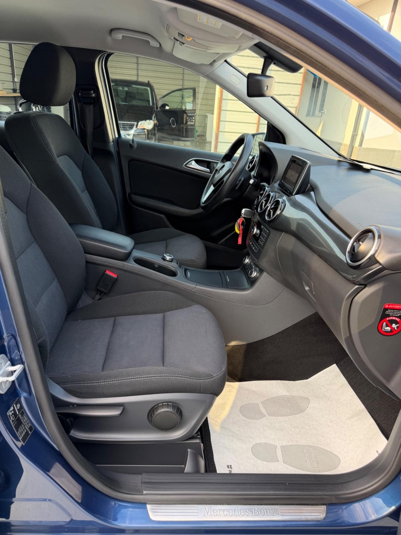 Mercedes-benz A 180 AUTOMATIC Premium