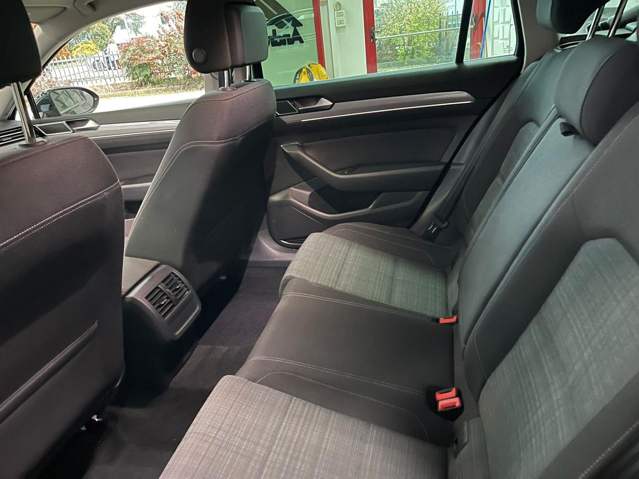 Volkswagen Passat Variant 2.0 TDI SCR EVO DSG Business