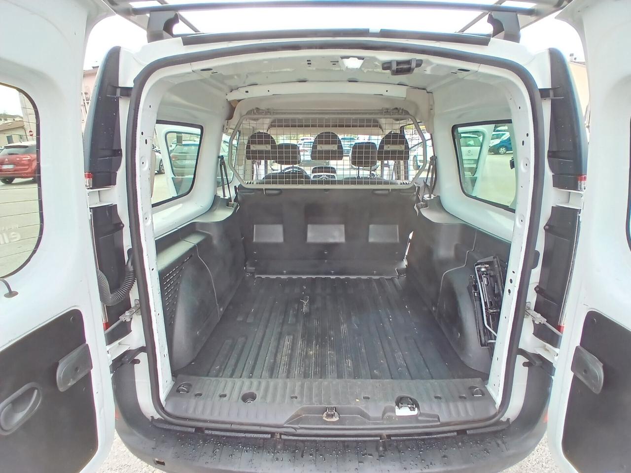 RENAULT KANGOO MAXI AUTOCARRO 5 POSTI