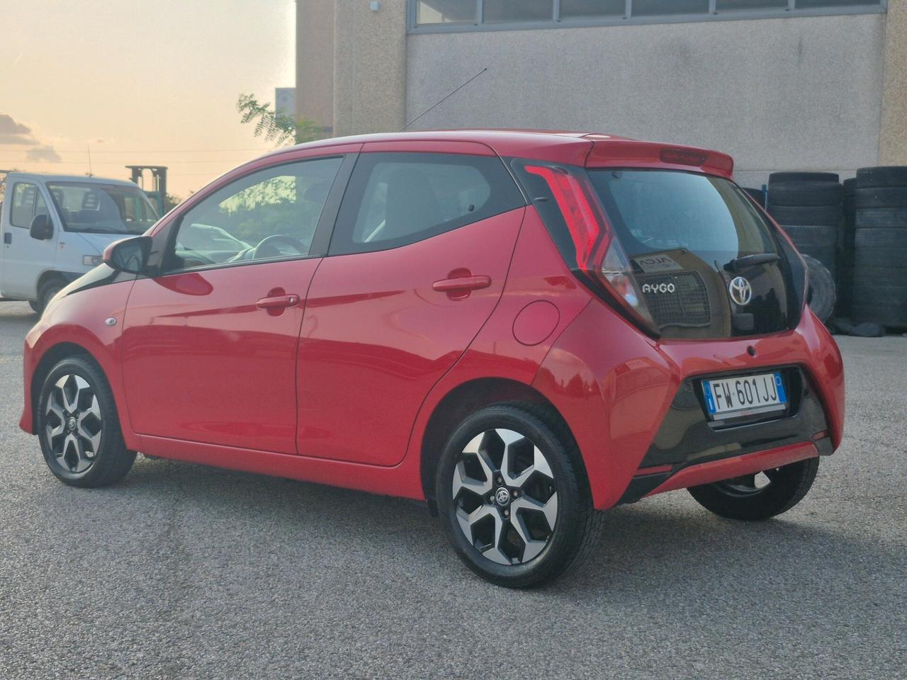 Toyota Aygo 1.0 VVT-i 72 CV 5 porte x-fun