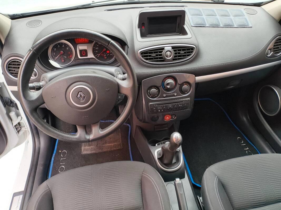 Renault Clio III 2009 Clio III 2010 -1.2 16v 3p