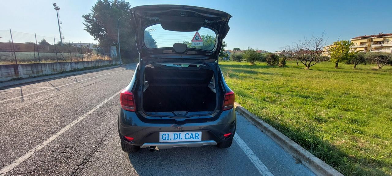SANDERO STEPWAY 900 TURBO GPL DI SERIE SeS SS WOW 90 CV NAVI RETROCAMERA STRAFULL OPTIONAL