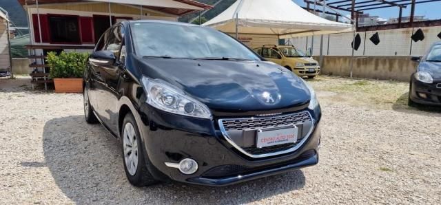 PEUGEOT 208 1.4 HDi 68 CV 5p. Allure