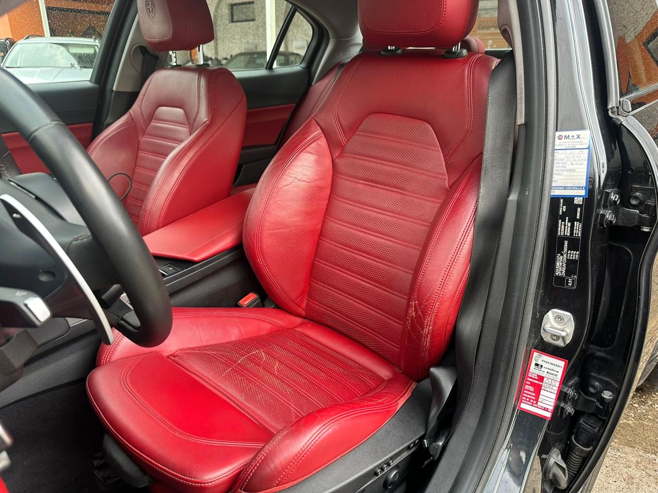 Alfa Romeo Giulia 2.2 Turbodiesel 210 CV AT8 AWD Q4 Veloce