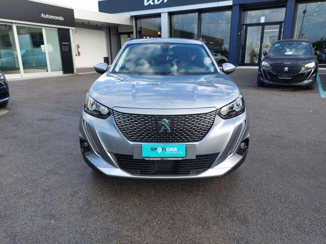 Peugeot 2008 motore elettrico 136 CV Allure