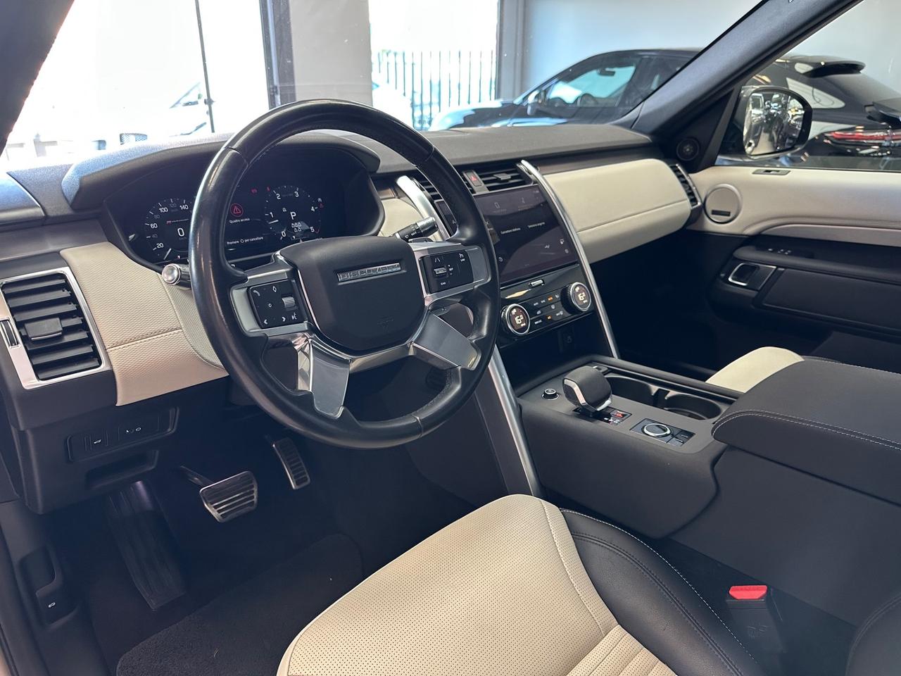 Land Rover Discovery 3.0D I6 249 CV AWD Auto R-Dynamic HSE 7 posti