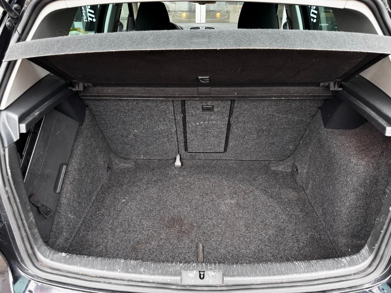 Volkswagen Golf 1.6 TDI DPF 5p. Style