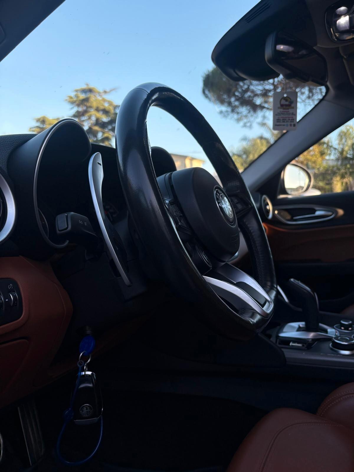 Alfa Romeo Giulia 2.2 Turbodiesel 210 CV AT8 AWD Q4 Veloce