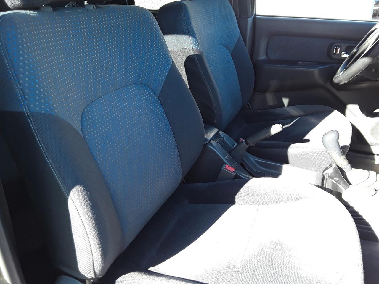 Mitsubishi L200 2.5 TDI 4WD Club Cab Pick-up GLS