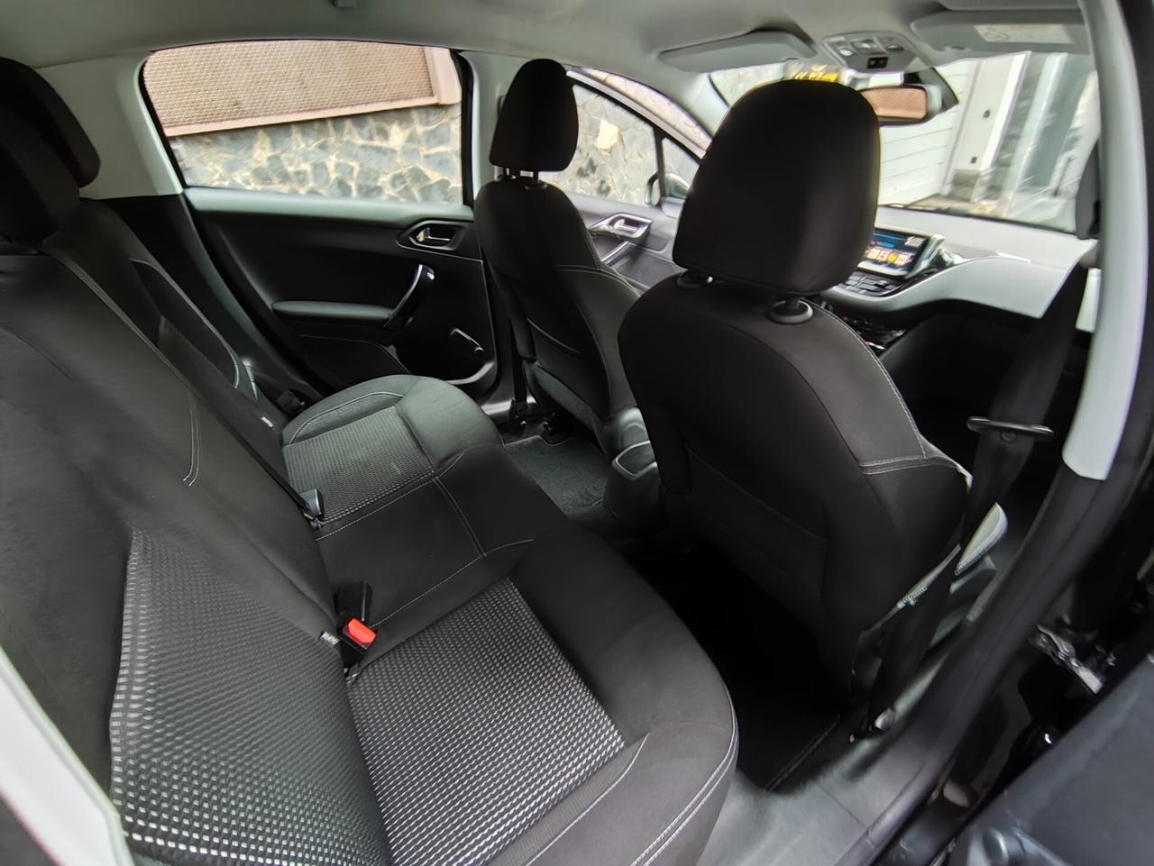 Peugeot 208 BlueHDi 100 CV Allure 2019