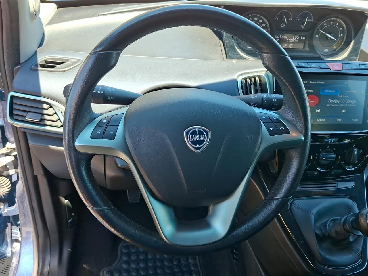 Lancia Ypsilon 1.0 FireFly 5 porte S&S Hybrid Gold