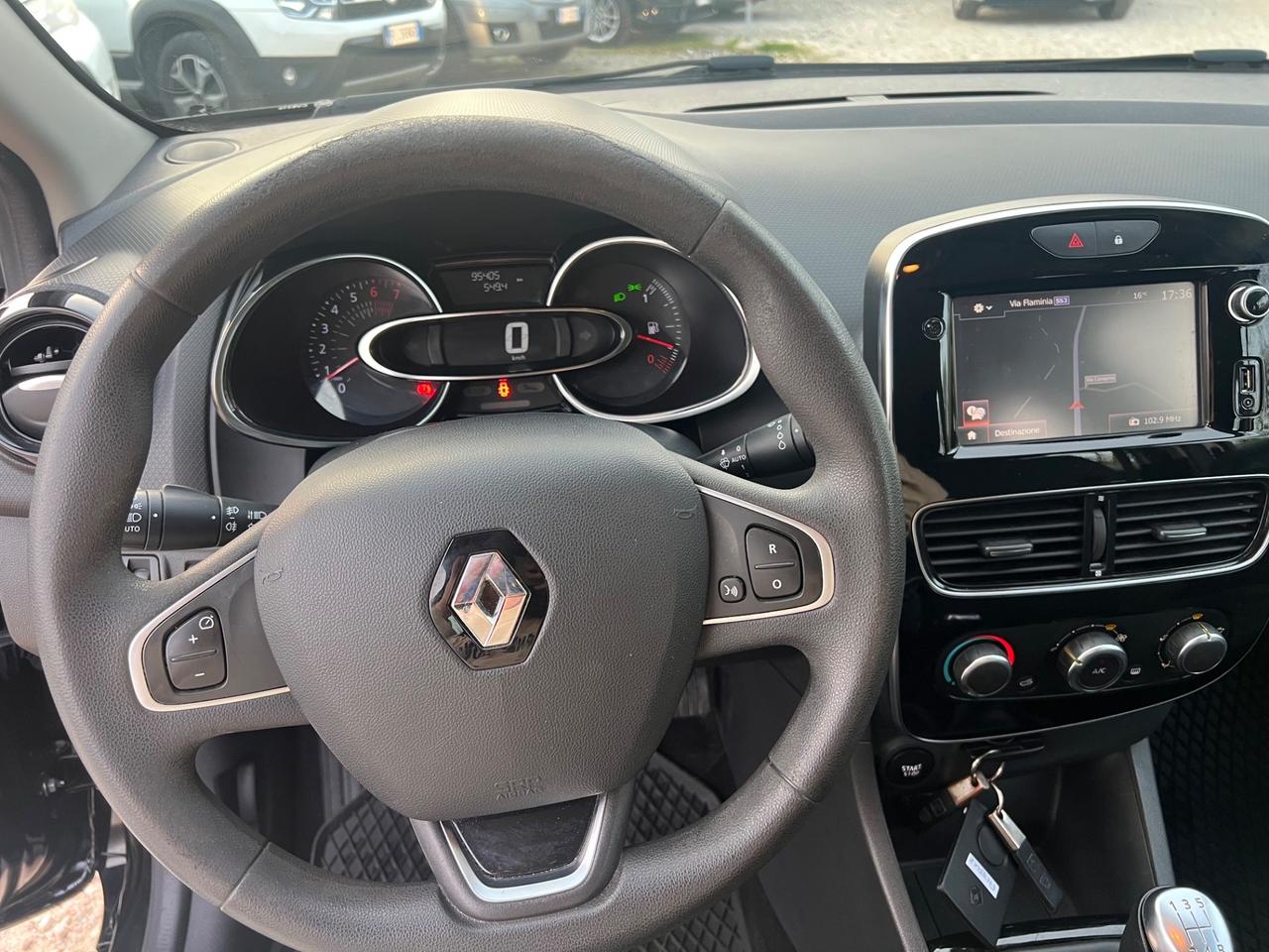 Renault Clio 1.2 75CV 5 porte Life PERMUTE RATE GARANZIA