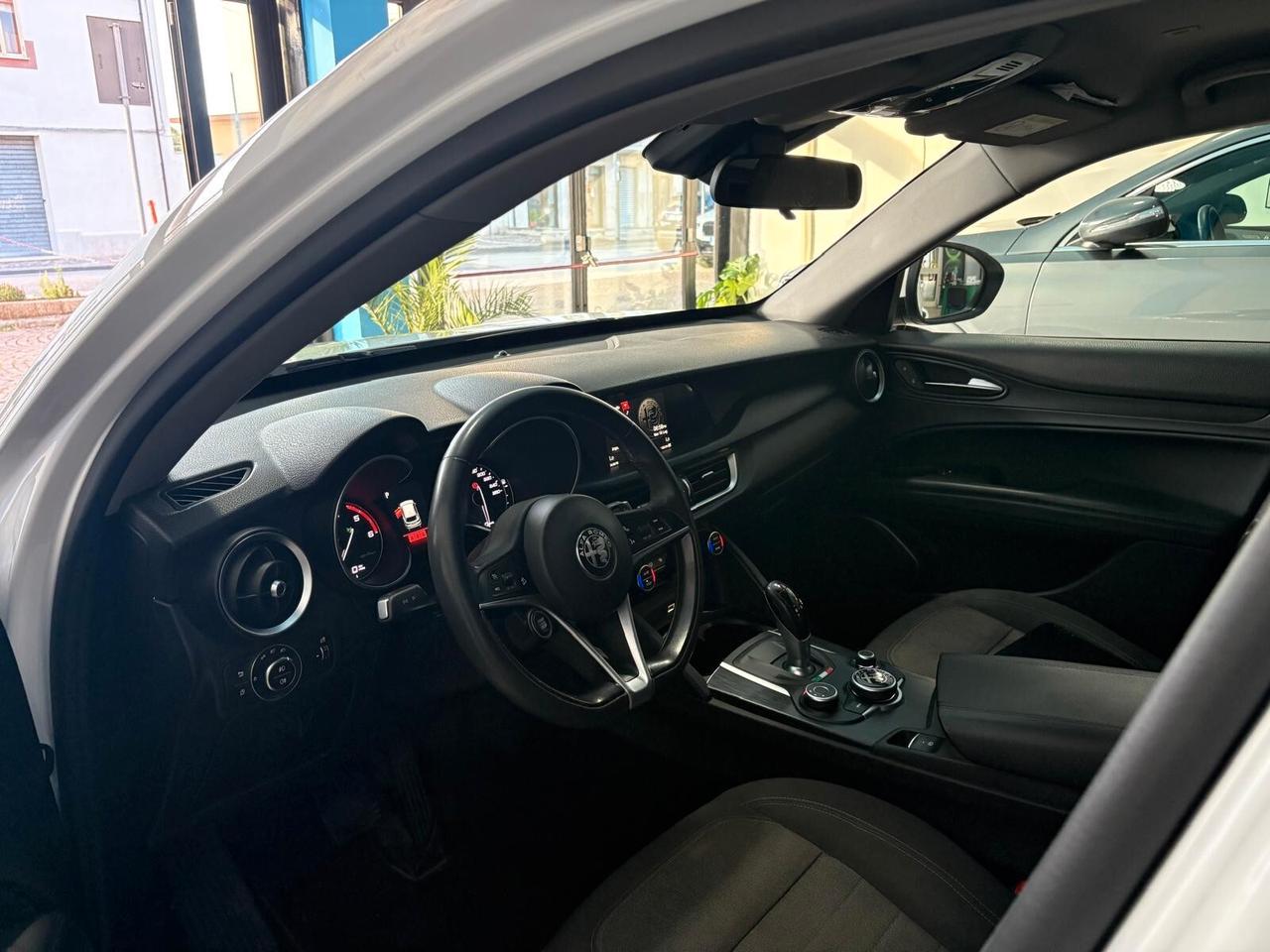 Alfa Romeo Stelvio 2.2 Turbodiesel 180 CV AT8 Q4 Business
