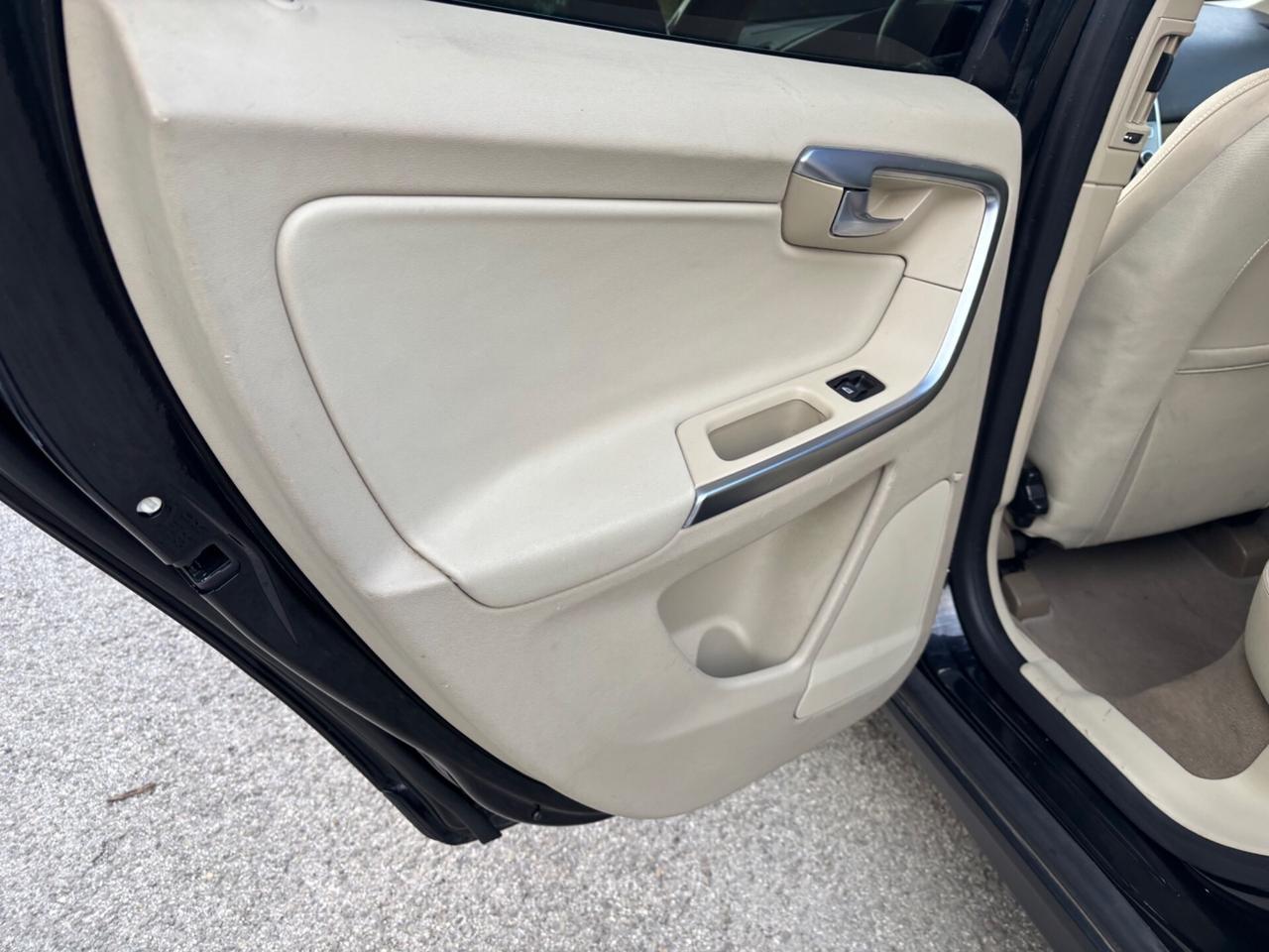 Volvo XC 60 D5 AWD Momentum