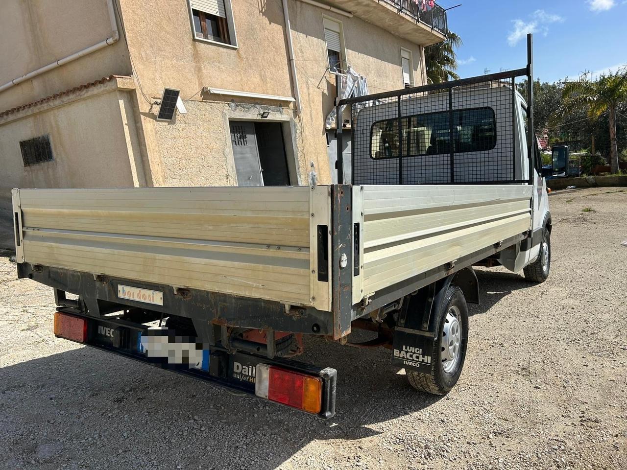 Iveco Daily 35S10 2.3 Hpi TDI PC Cabinato
