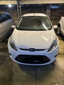 Ford Fiesta 1.4 TDCi 70CV 5 porte Titanium per neopatentati