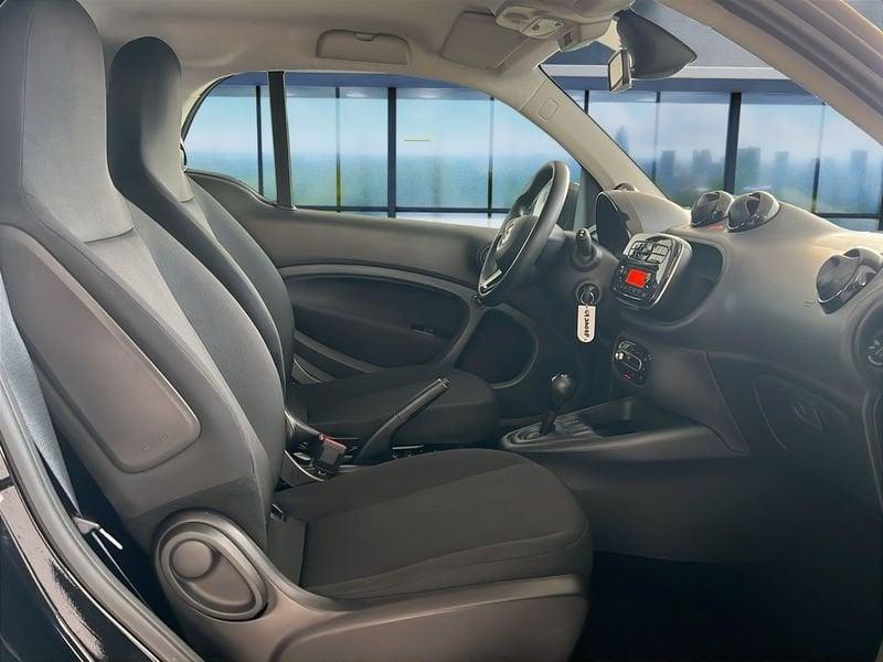 smart fortwo fortwo EQ Pure 22 KW