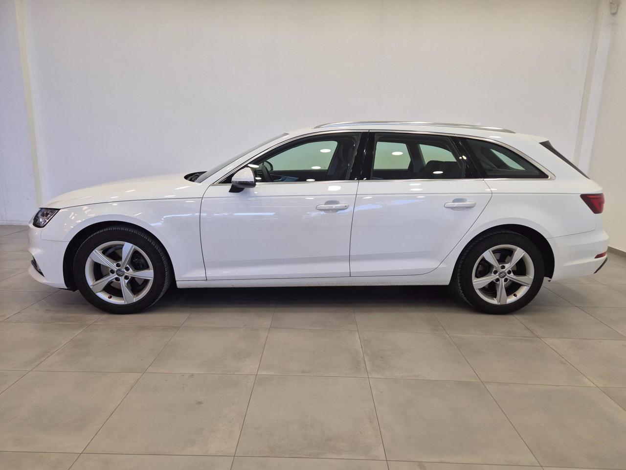 Audi A4 Avant 30 2.0 tdi Business 122cv s-tronic - NEOPATENTATI - Cruise/Lim - Sens. Park.
