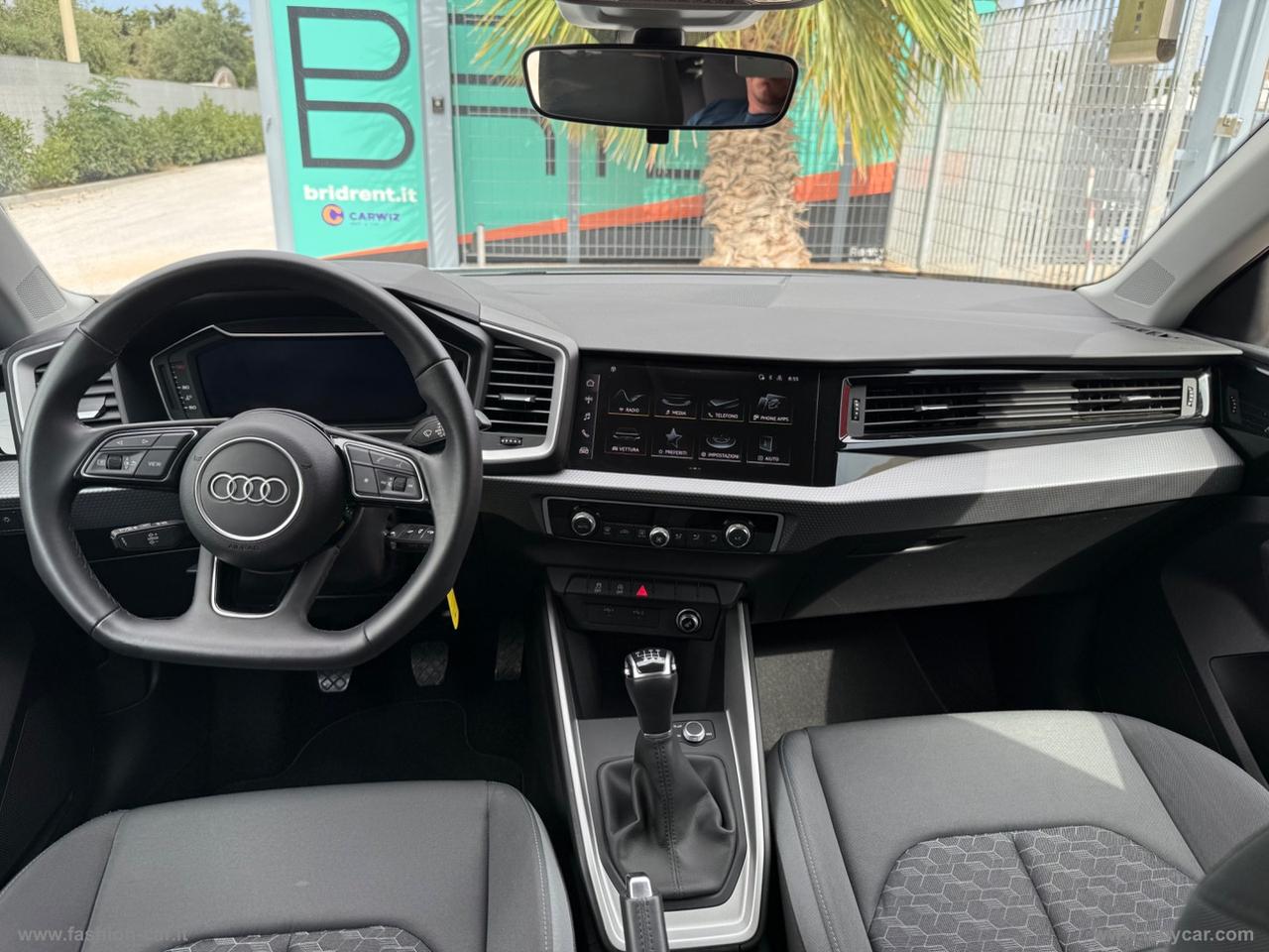 AUDI A1 SPB 30 TFSI Identity Black / S line edition