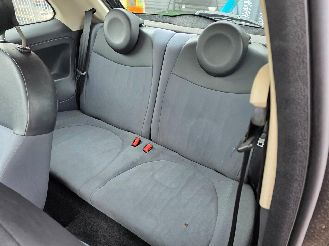 Fiat 500 1.2 Lounge Mat black