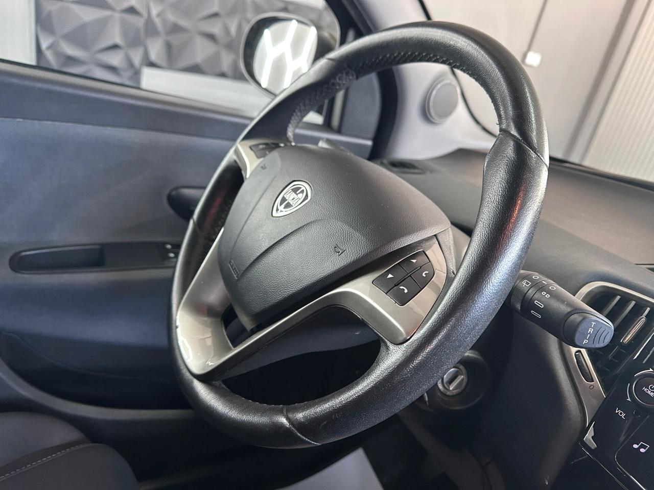 Lancia Ypsilon 1.0 FireFly 5 porte S&S Hybrid Alberta Ferretti