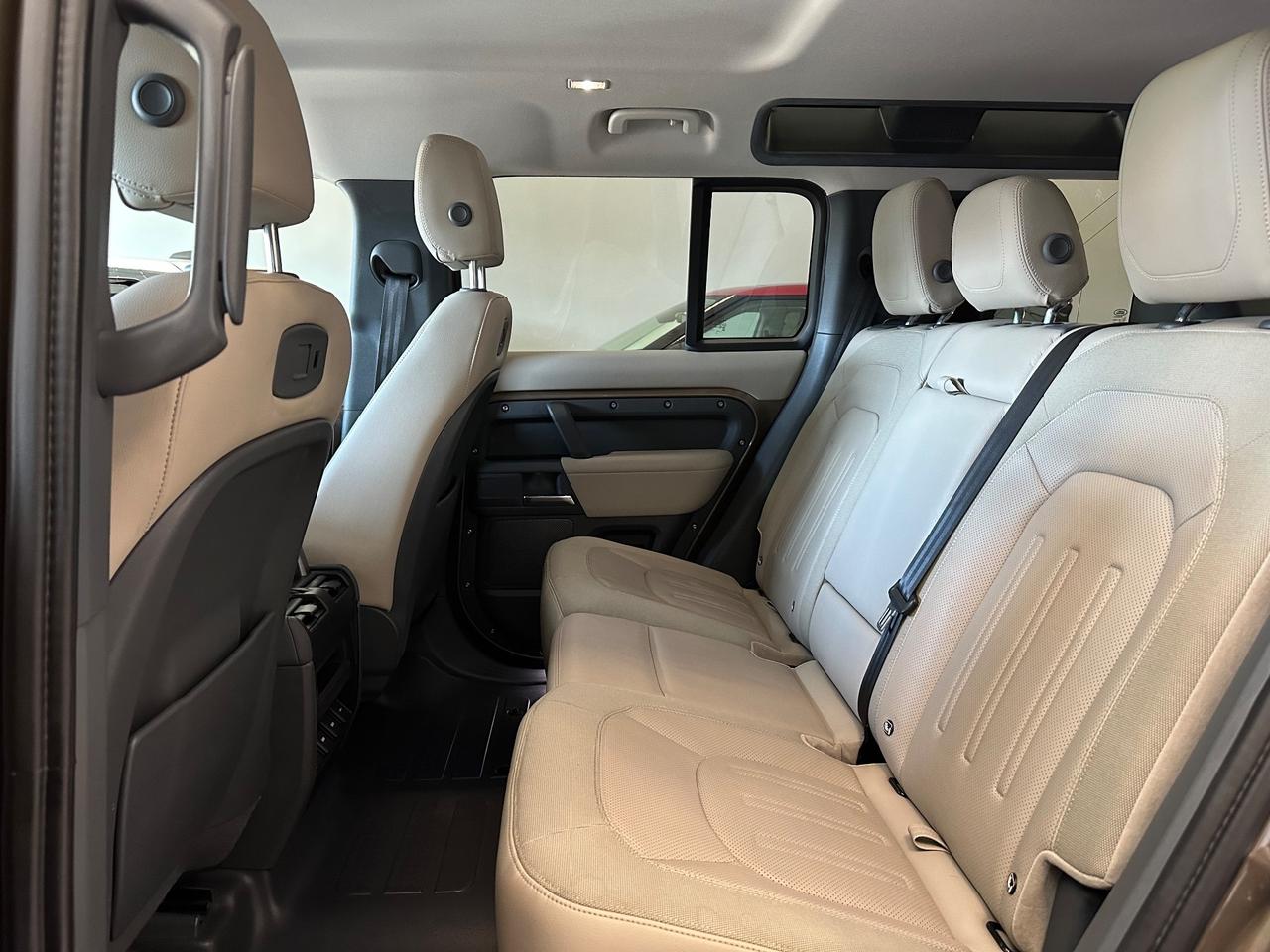 Land Rover Defender 110 2.0 SD4 AWD Auto SE GANCIO TRAINO