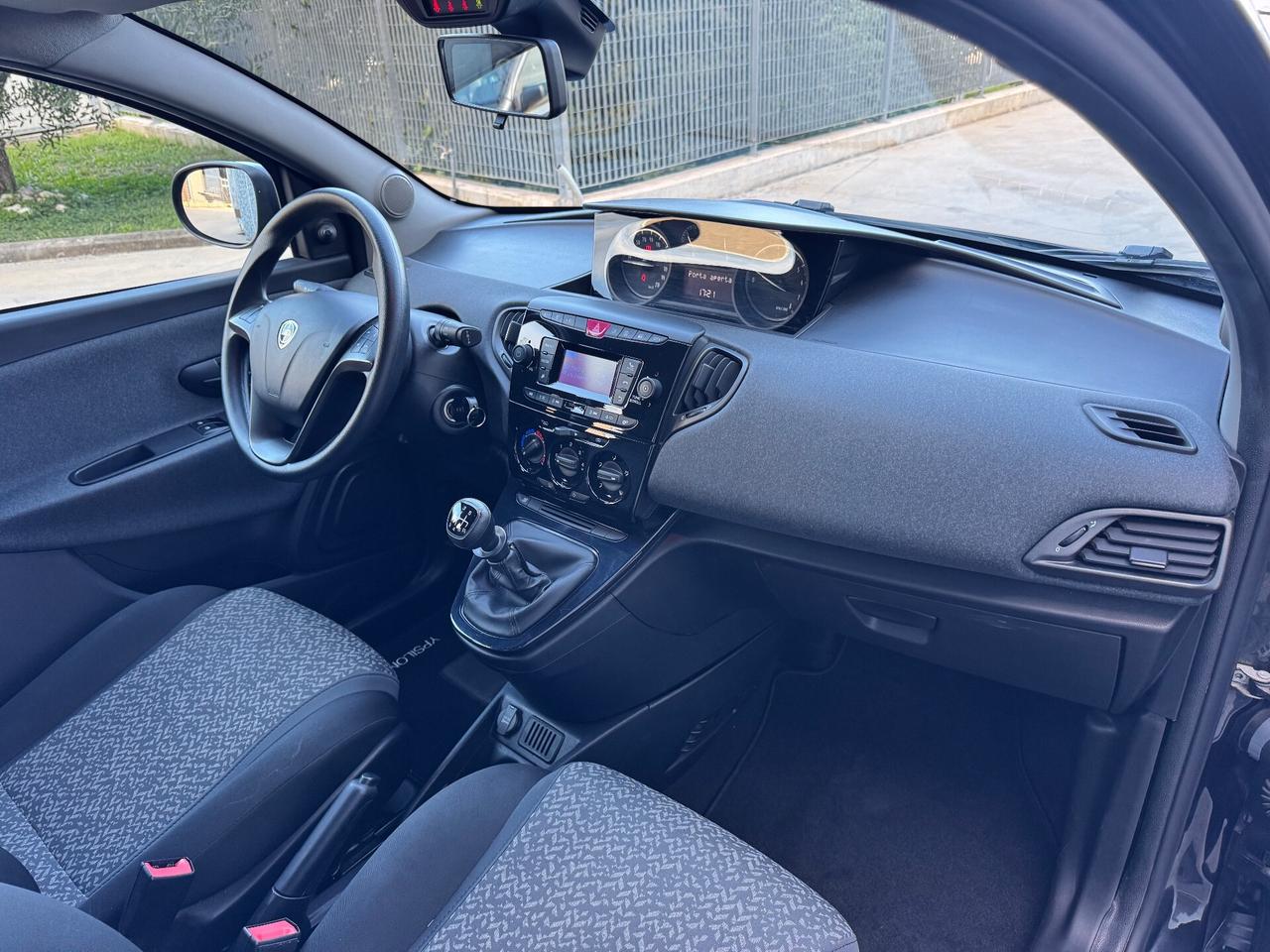 Ypsilon 1.0 FireFly 5 porte S&S Hybrid Silver