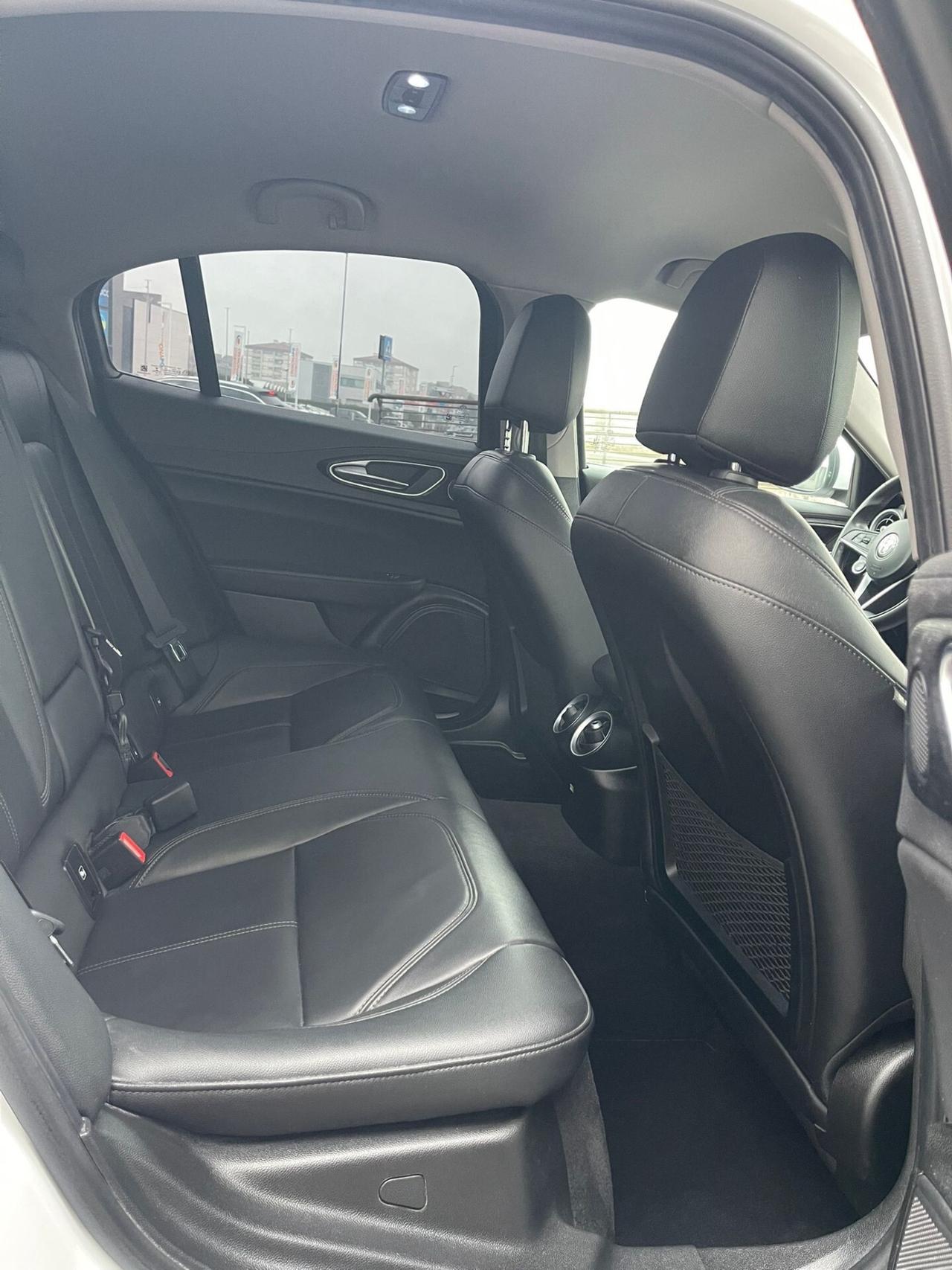 Alfa Romeo Giulia 2.2 Turbodiesel 190CV AT8 AWD Q4 B-Tech