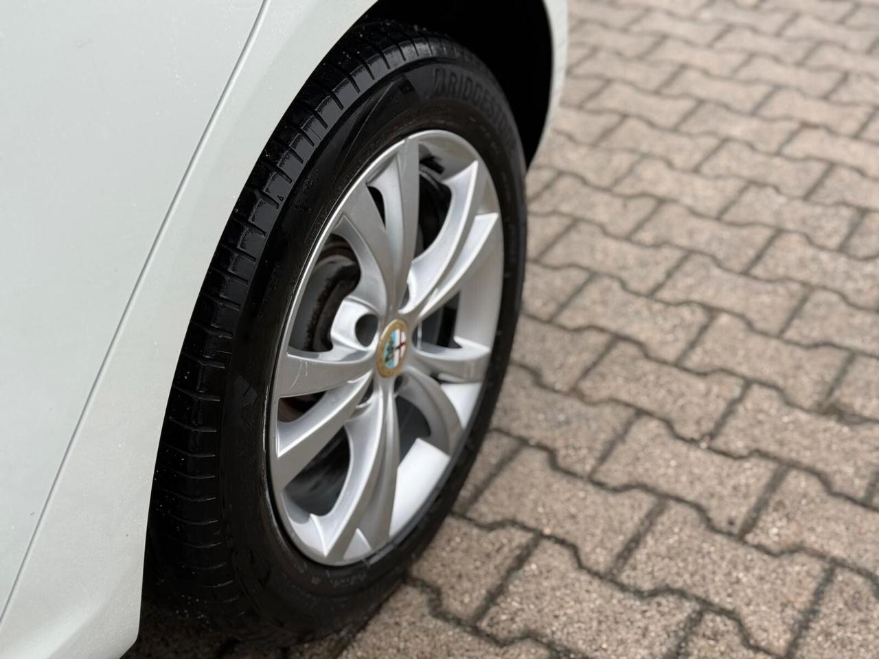 Alfa Giulietta 1.6 JTDm-2 105 CV Distinctive * Ok Neopatentati