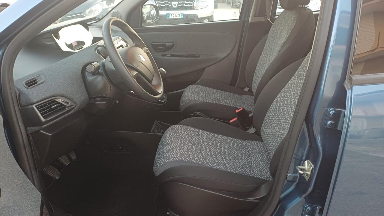 Lancia Ypsilon 1.0 FireFly 5 porte S&S Hybrid Silver 2023 SOLO 5MILA KM