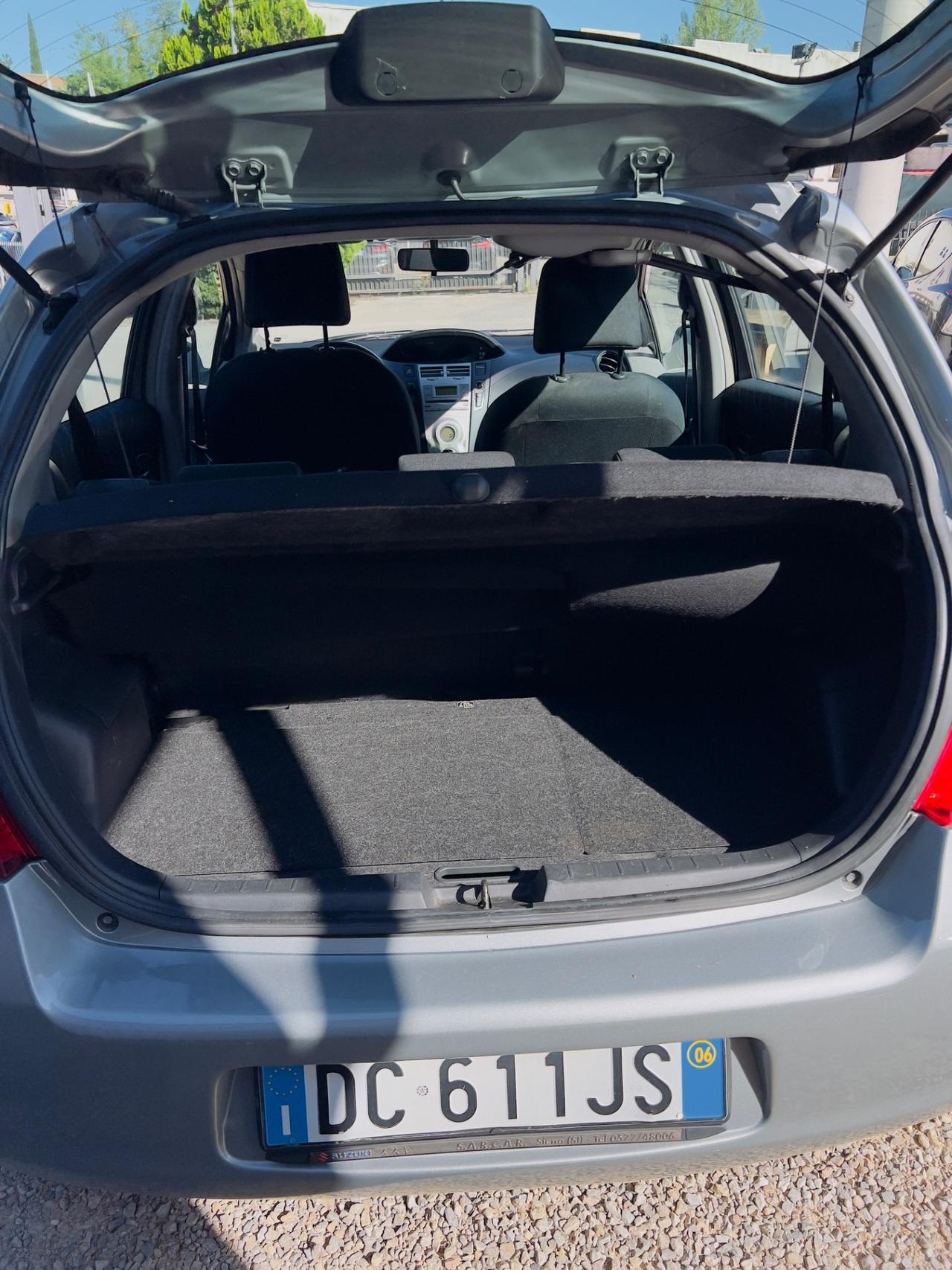 Toyota Yaris 1.0 5 porte