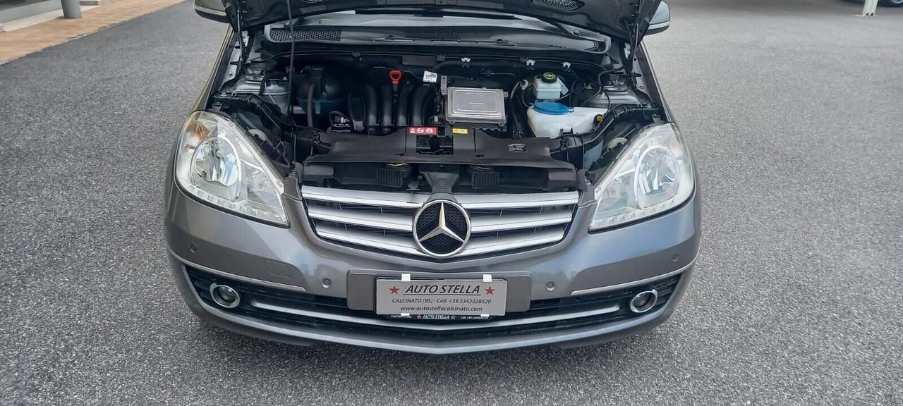 Mercedes-Benz Classe A 160 Benzina Allestimento Elegance cc. 1.5 CV. 95 Cambio Automatico 5 Porte 5 Posti Euro 5 SOLO 74.800 KM. Utilizzabile anche per i Neopatentati.