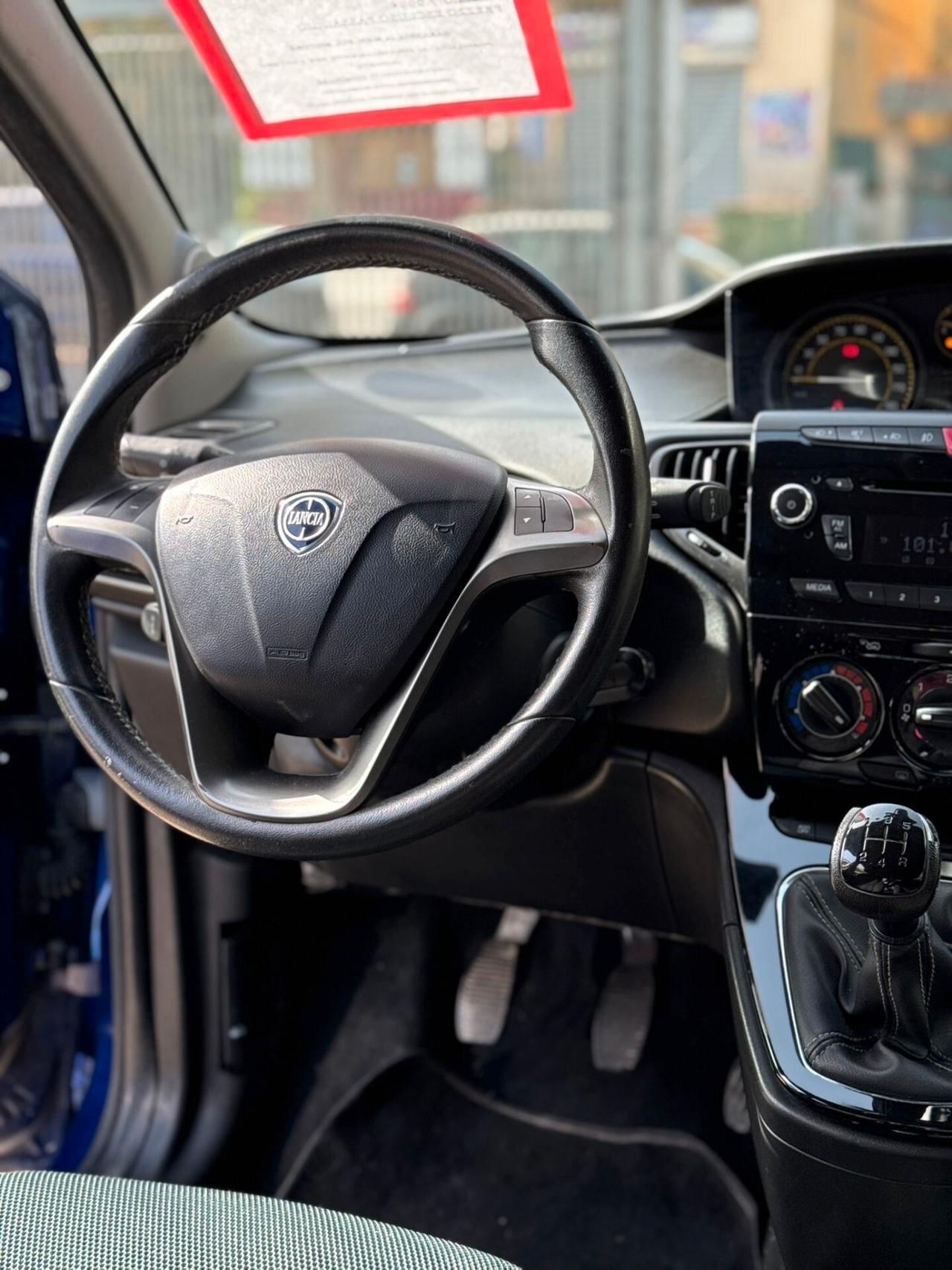 Lancia Ypsilon 1.3 MJT 16V 95 CV 5 porte S&S S Momodesign